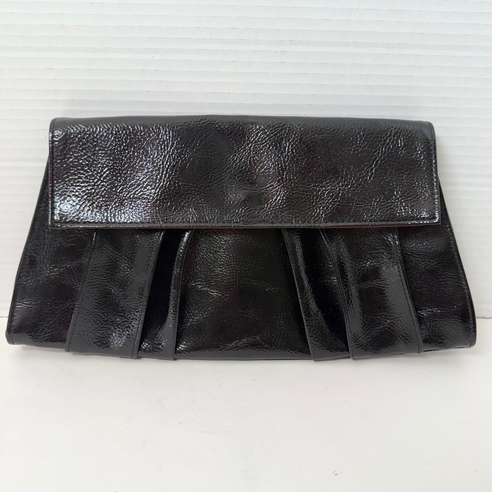 Daisy Fuentes Shiny Black Clutch Purse Vegan  Patent Leather Y2K Vibes Red Lined